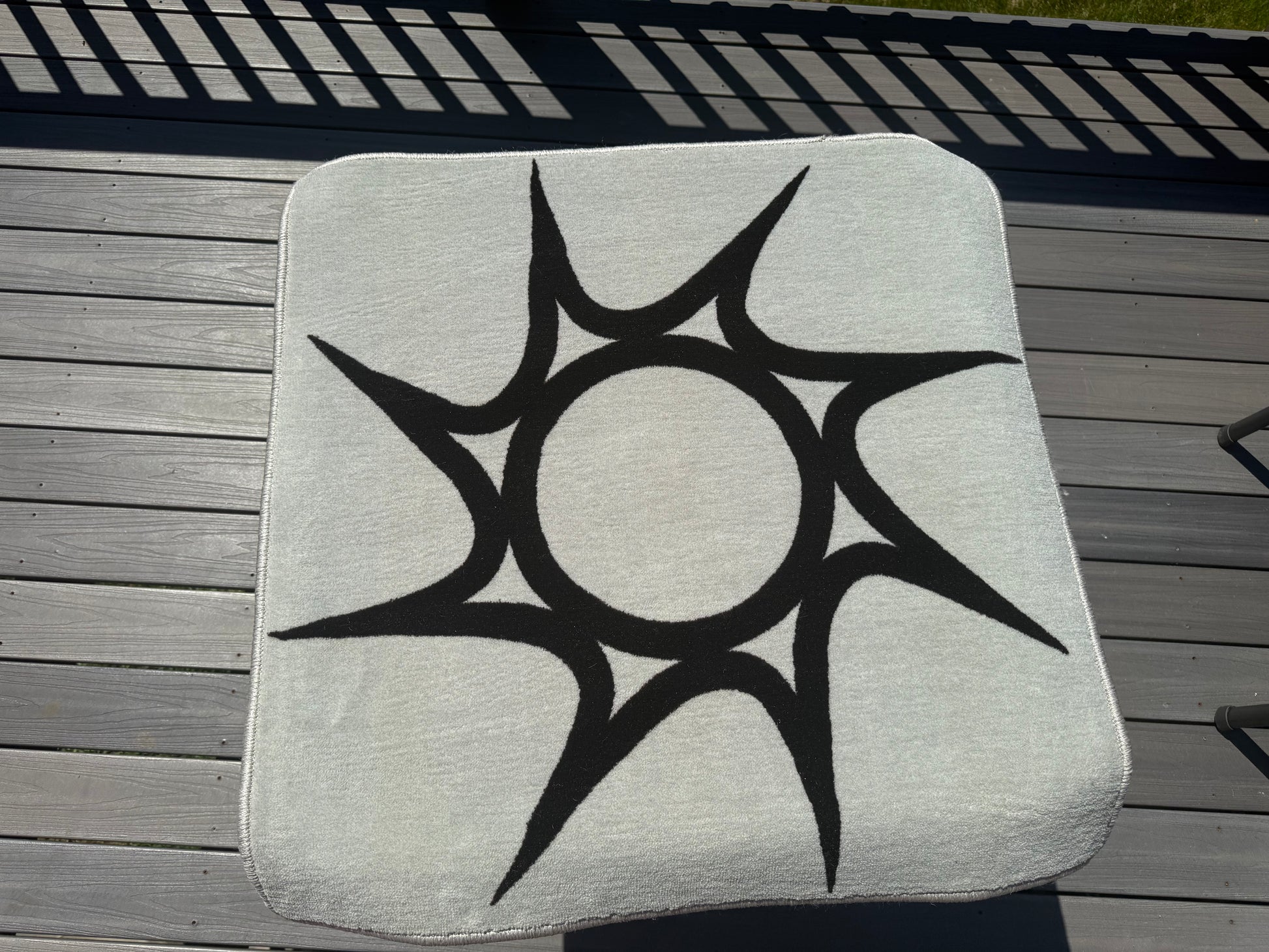 FLAT ROBLOX RUG - Gray