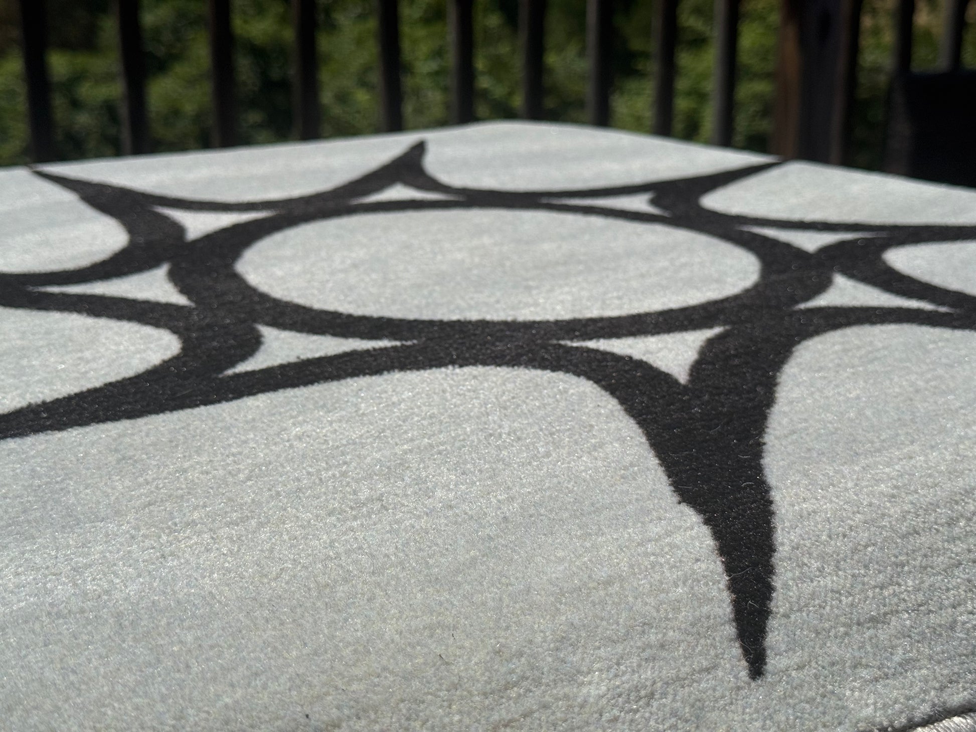 FLAT ROBLOX RUG - Gray